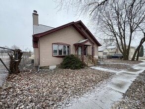 Building Photo - 309 N 9th St