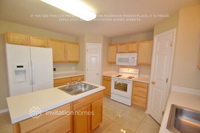Foto del edificio - 16536 Corner Lake Dr