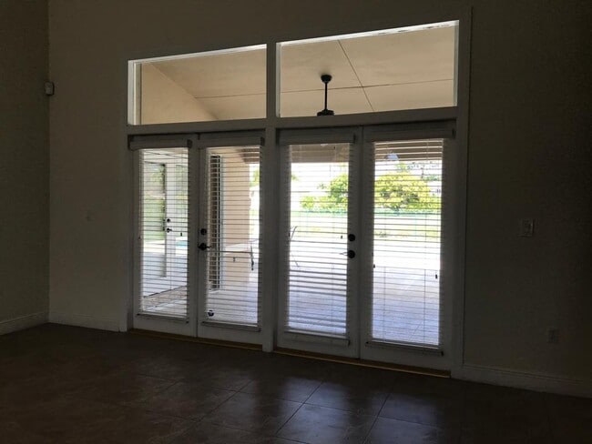 Building Photo - 16451 SW 84th Ct
