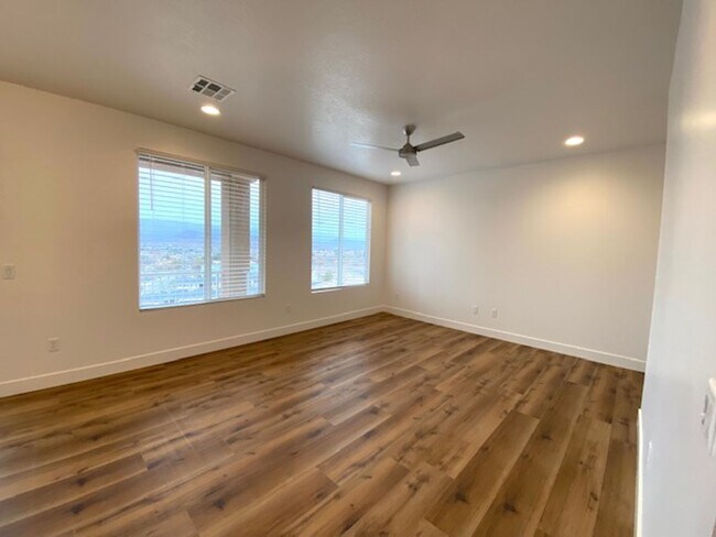 Foto del edificio - 438 N Stone Mountain Dr