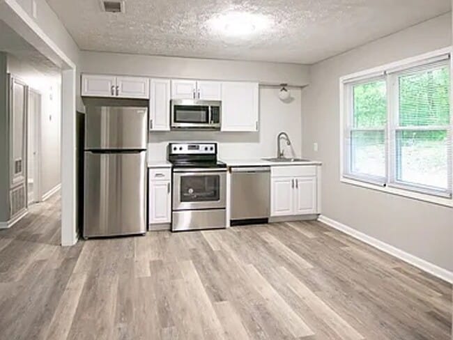 Foto del edificio - 4637 Rowland Ave