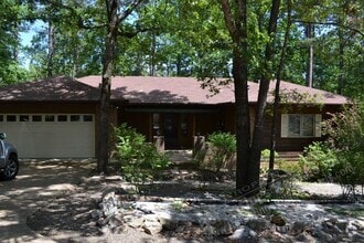 Building Photo - 15 Almendra Ln