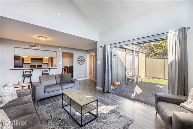 Foto principal - 4638 Country Creek Dr