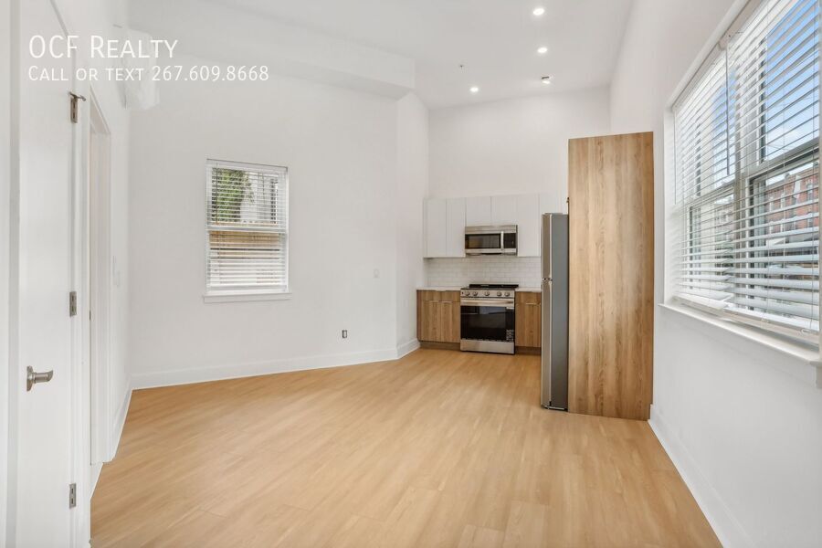 Foto principal - 3952 Lancaster Ave