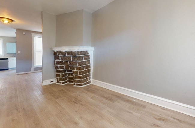 Building Photo - 705 Edgemore Rd