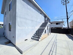 Building Photo - 1320 Lewis Ave