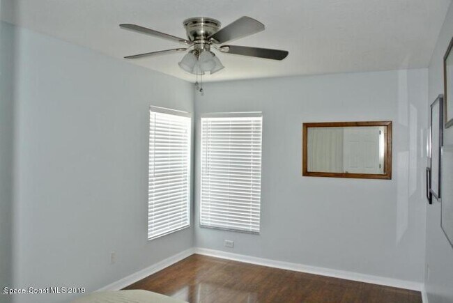 Foto del edificio - 324 Intrepid Way