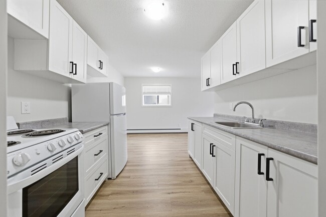 Building Photo - West Ridge Apartments