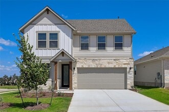 Building Photo - 261 Crater Lk Dr