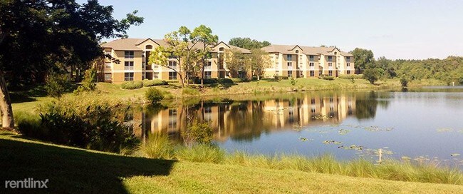 Foto del edificio - 8825 Latrec Ave