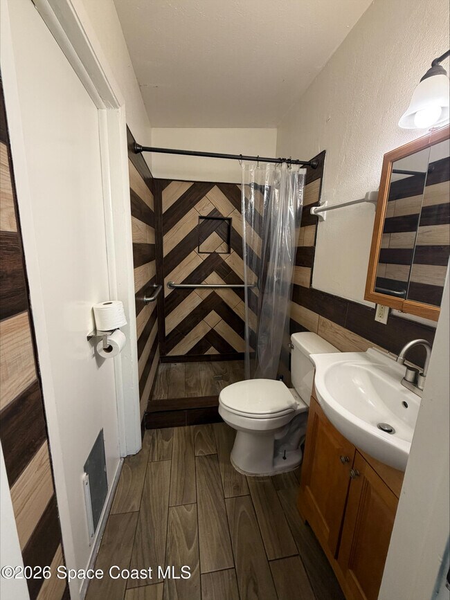 Foto del edificio - 583 Gardenia Cir