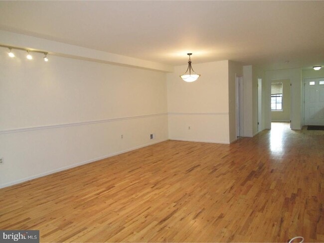 Building Photo - 30 Adele Ct