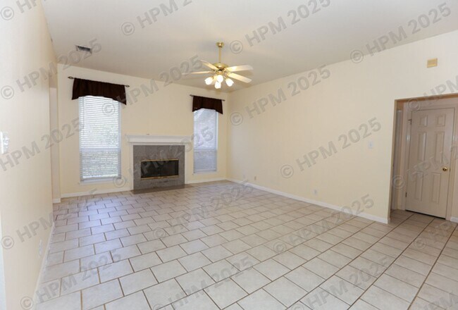 Foto del edificio - 4515 Empress Woods
