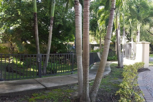 Building Photo - 7001 SW 89th Ct