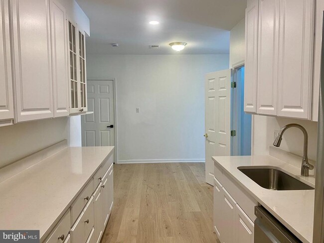 Foto del edificio - 7806 Birnam Wood Dr