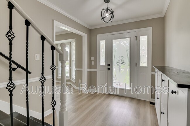 Foto del edificio - 454 Windtree Pl