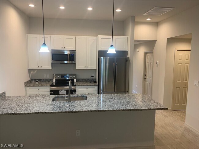 Foto del edificio - 3919 SW 8th Ct