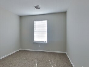 Building Photo - 21918 Willow Shade Ln