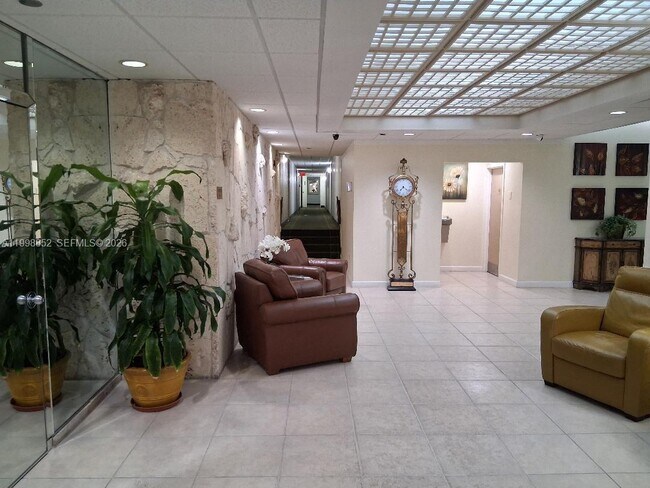 Foto del edificio - 1100 St Charles Pl