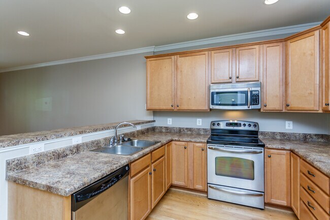 Building Photo - 154 Brookwood Dr