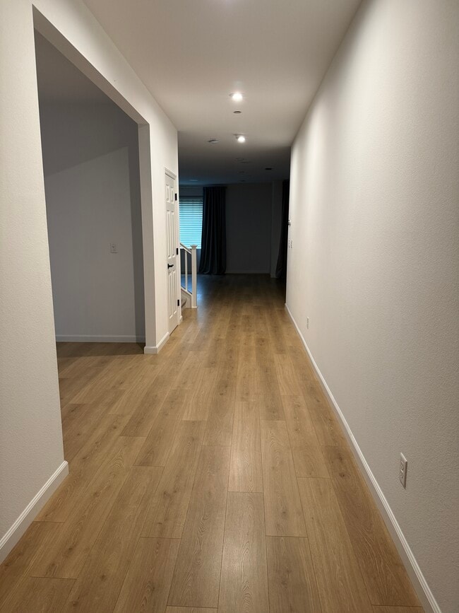 Building Photo - 1580 Blue Moon Ln