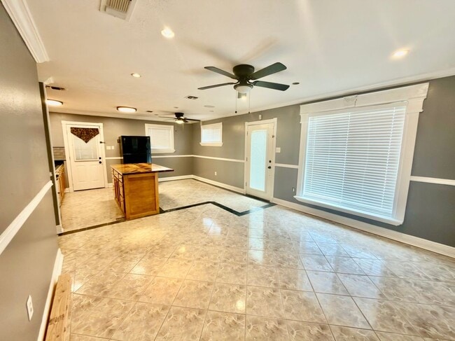 Building Photo - 5173 Mt Rushmore Dr
