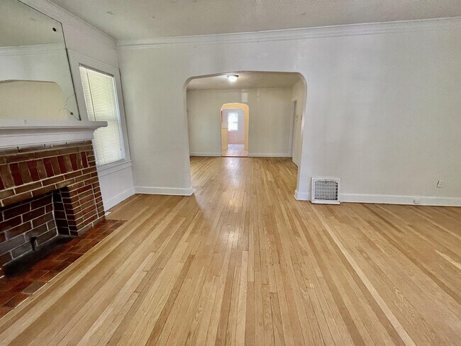 Foto del edificio - 5101 Highland Ave