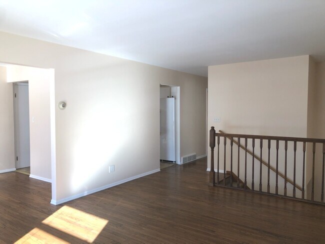 Building Photo - 4406 Ashley Dr