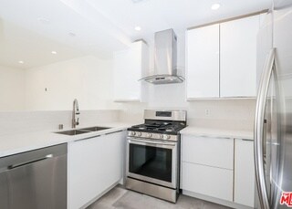 Foto del edificio - 1856 S Curson Ave