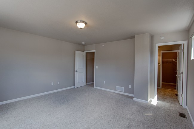 Building Photo - 4297 Perryville Point