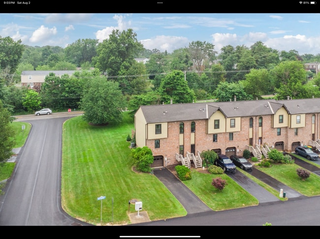 Building Photo - 5045 Fountainwood Dr