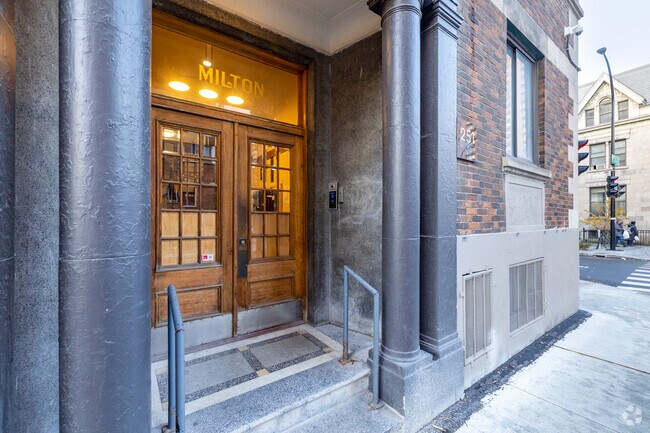 Photo du bâtiment - 251-257 Milton