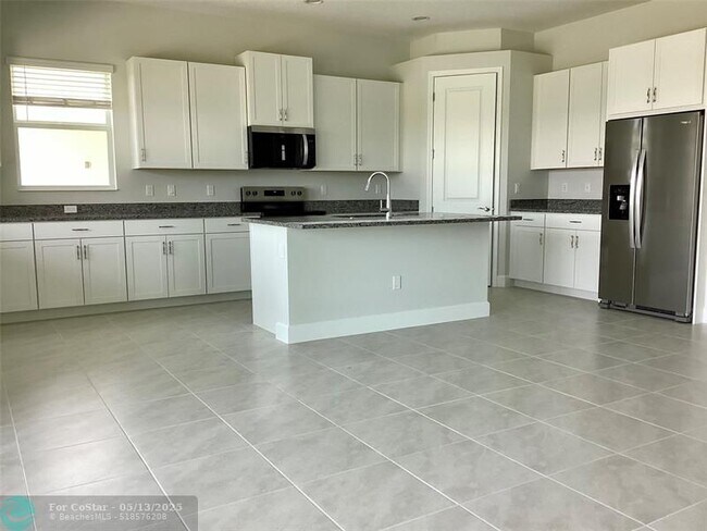 Building Photo - 14046 Spruce Pne Dr