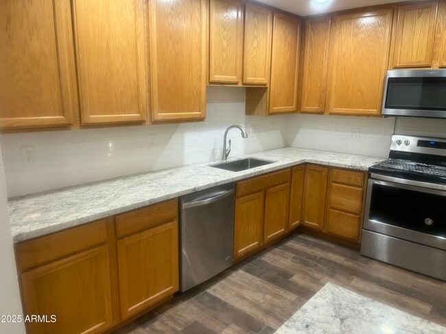 Foto del edificio - 3823 N 81st Ave