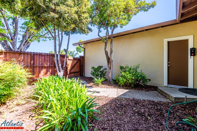 Building Photo - 4070 Bismarck Dr