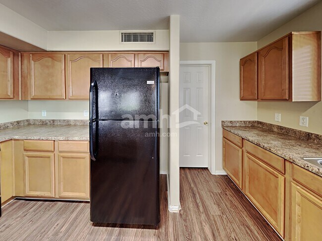 Building Photo - 13440 W Rhine Ln