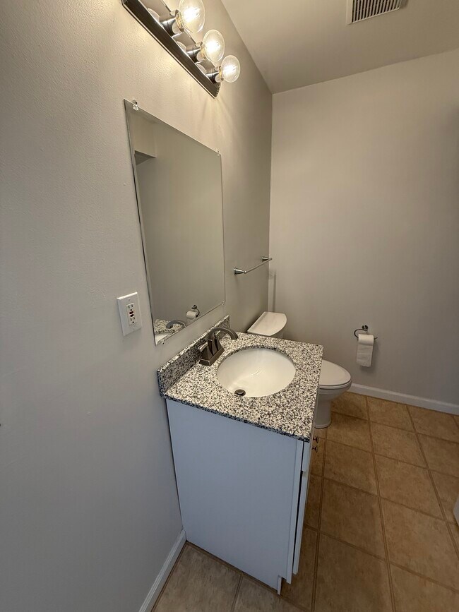 Foto del edificio - 305 W Seminary St