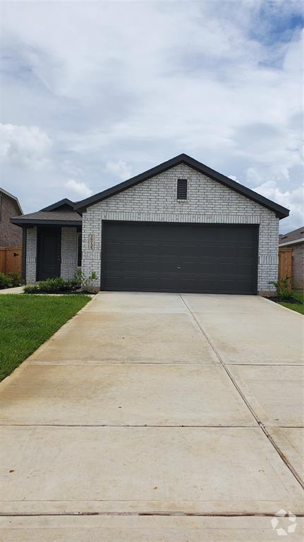 Building Photo - 28735 Texas Plns Dr