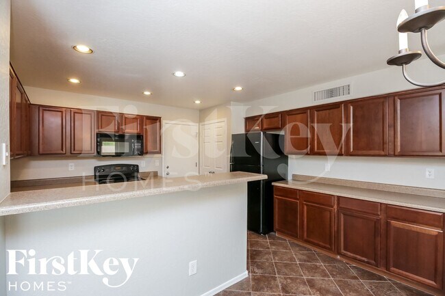 Building Photo - 2641 W Prospector Way