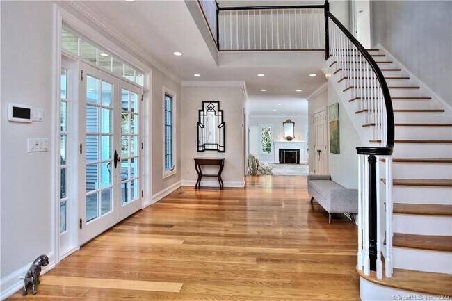Foto del edificio - 30 Soundview Farm Rd