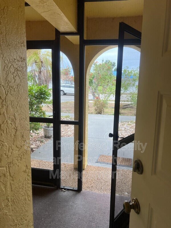 Foto del edificio - 4341 Country Club Blvd