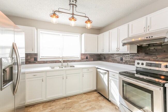 Foto del edificio - 206 Glenlea Ln