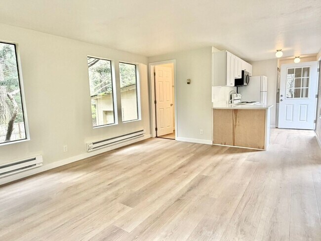 Foto del edificio - 3063 Oak Bay Rd