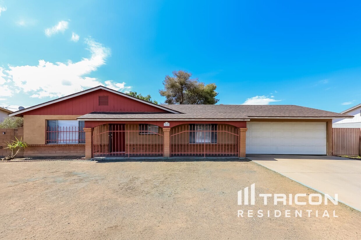 Primary Photo - 4801 W Larkspur Dr