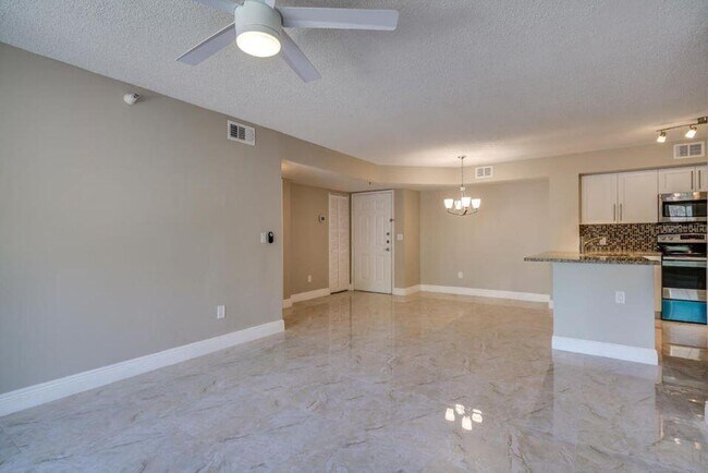 Foto del edificio - 140 Yacht Club Way