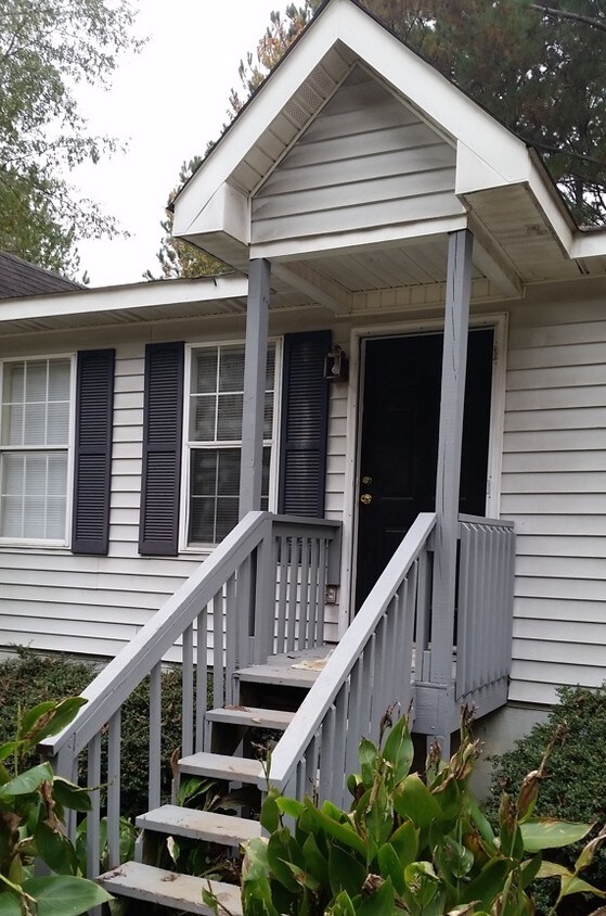 Primary Photo - 115 Bennett Cir