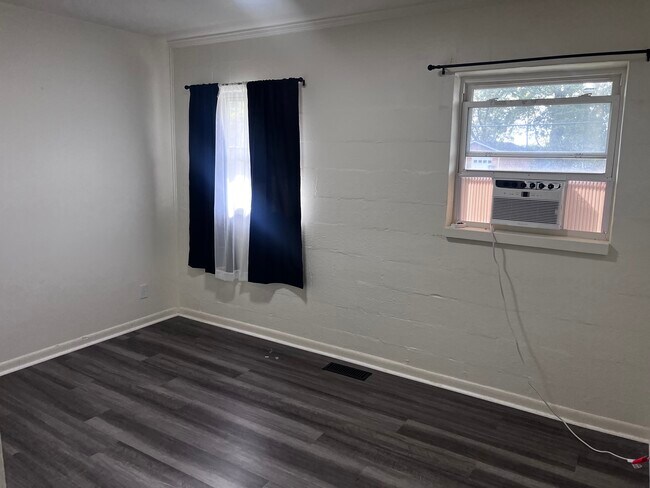 Foto del edificio - 2209 -2215 Highland Street