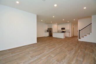 Building Photo - 4019 Pr Grv Dr