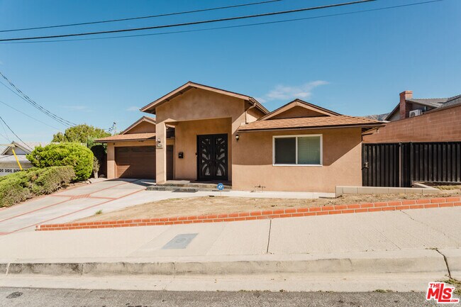 Foto del edificio - 9047 Riderwood Dr
