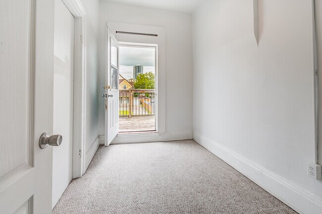 Photo du bâtiment - 190 Victoria St N